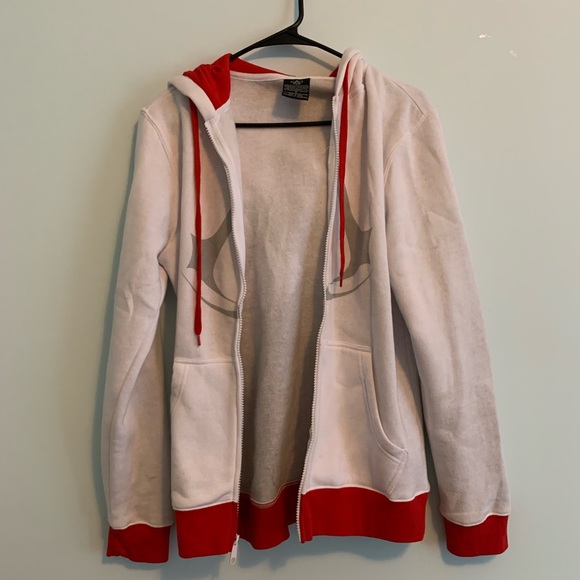 Assassin’s Creed Ezio Auditore white and red zip up hoodie with assassin cap - Picture 3 of 7